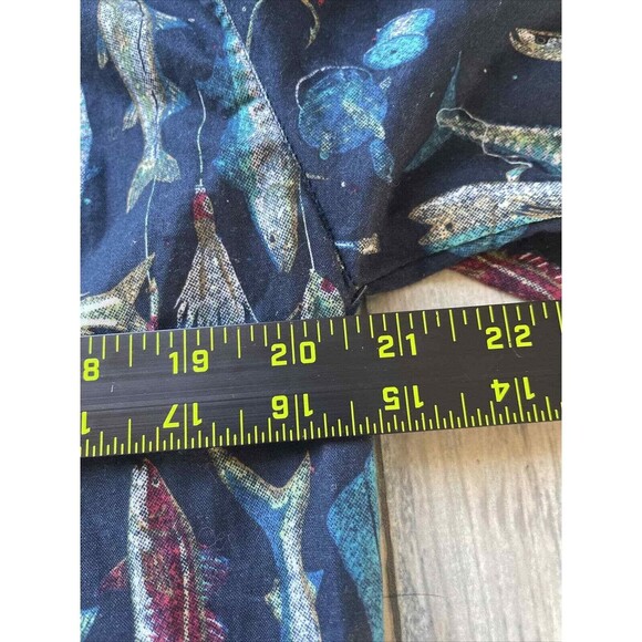 Clearwater Outfitters Mens Button Up Shirt Large Pocket Fish Lures Outdoor Blue - Picture 7 of 8